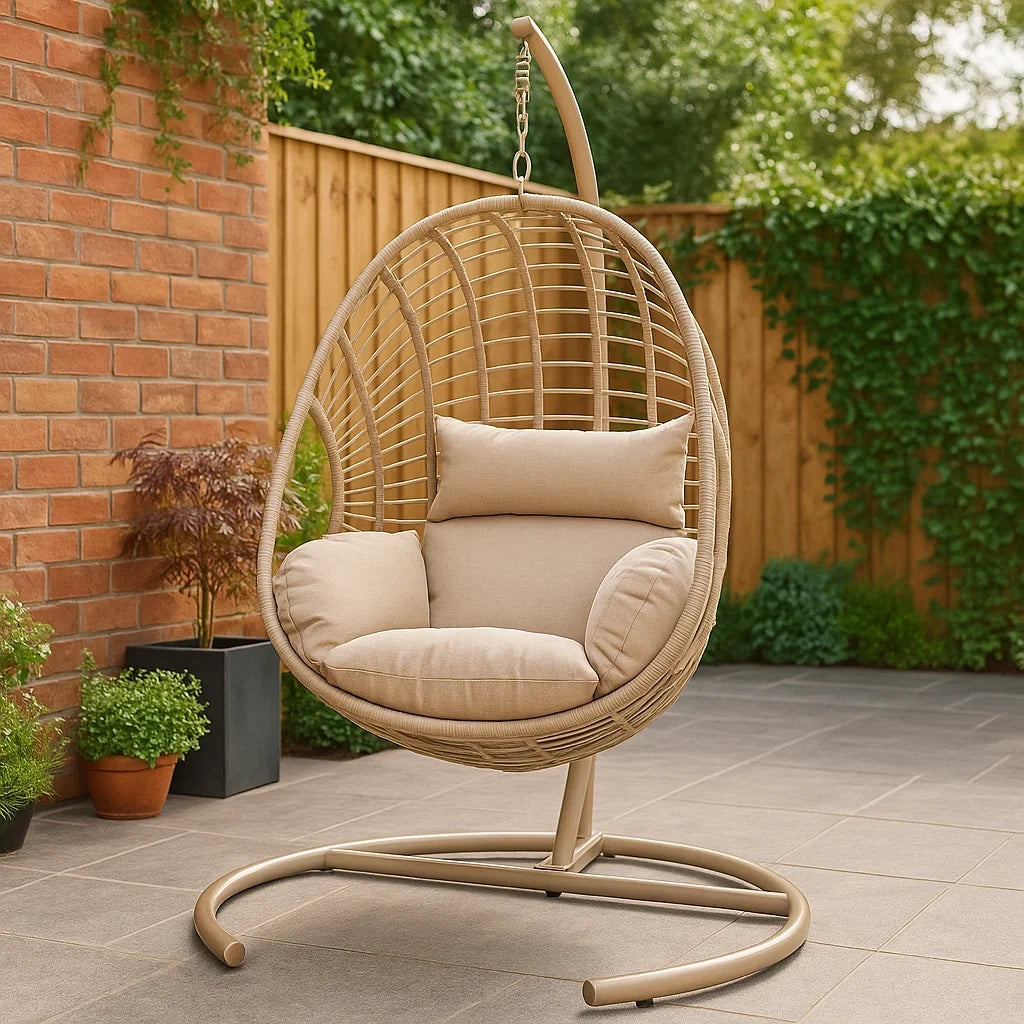Poltrona Sospesa da Esterno in Rattan Sintetico con Cuscini Beige